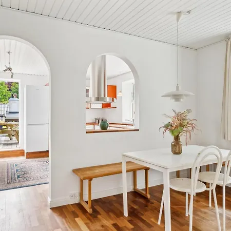 Two-storey Townhouse With Sea View Vakantiehuis