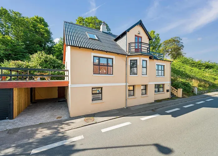 Two-storey Townhouse With Sea View Vakantiehuis *