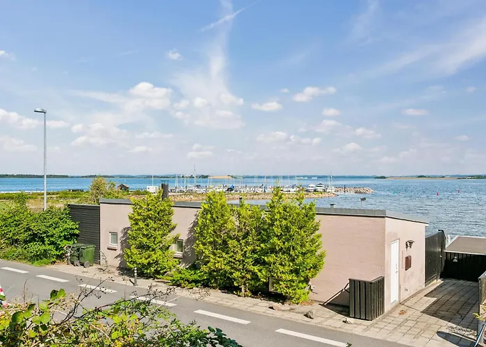 Vakantiehuis Two-storey Townhouse With Sea View Knebel